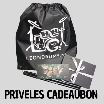 priveles cadeaubon, cadeaubon met rugtasje en drumstokken van leondrums.nl